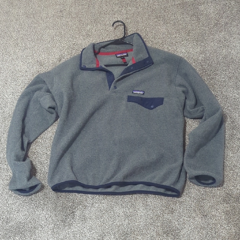 Patagonia Heather Gray Fleece with Navy Trim